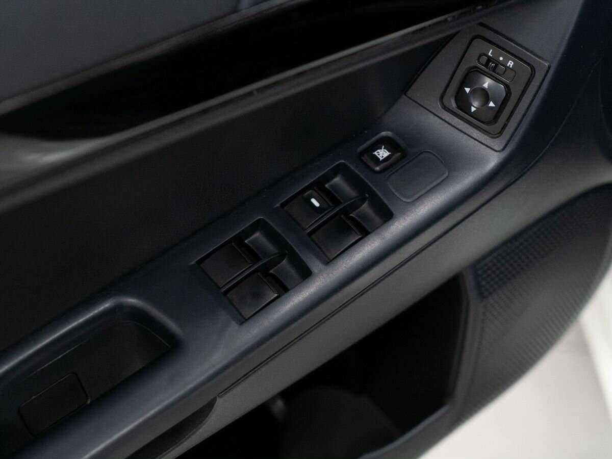 Mitsubishi Lancer с пробегом — 2011 год. Фото: #12