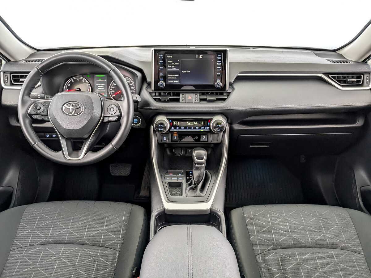 Toyota RAV4 с пробегом — 2021 год. Фото: #13