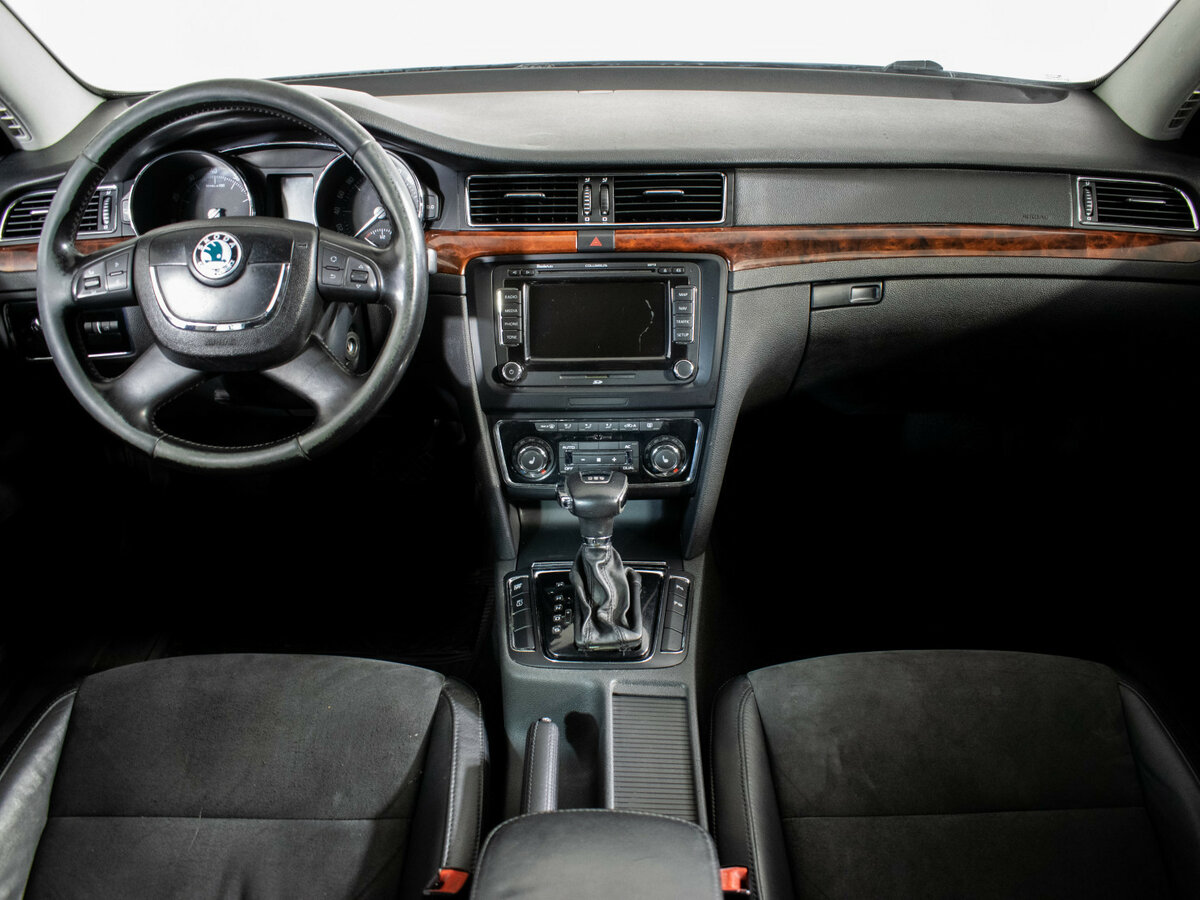 Skoda Superb с пробегом — 2009 год. Фото: #8