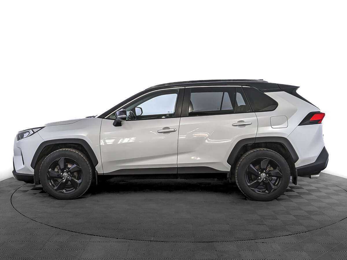 Toyota RAV4 с пробегом — 2021 год. Фото: #7