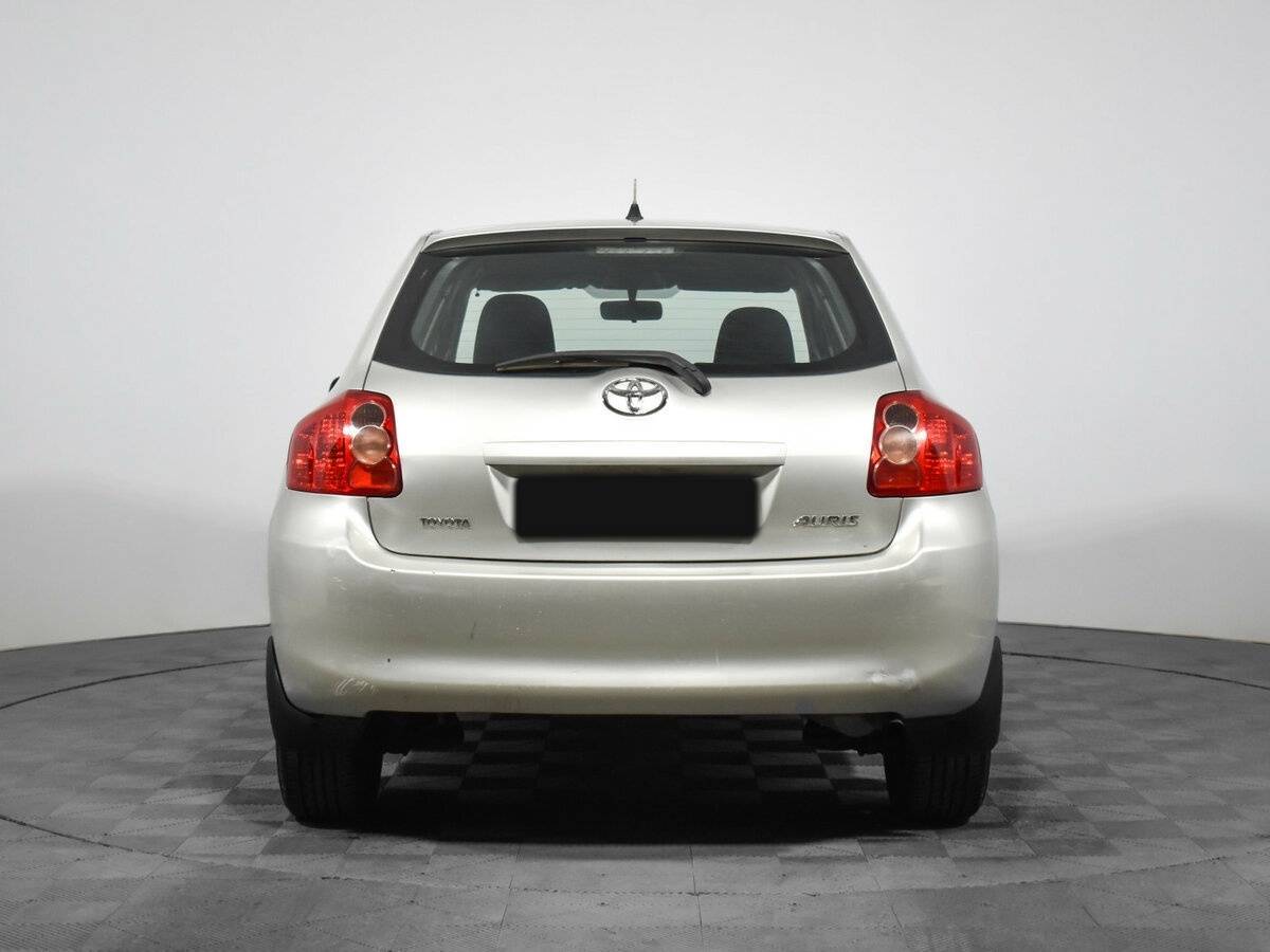 Toyota Auris с пробегом — 2008 год. Фото: #5