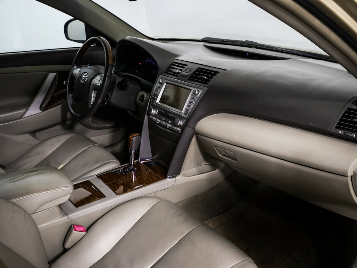 Toyota Camry с пробегом — 2011 год. Фото: #8