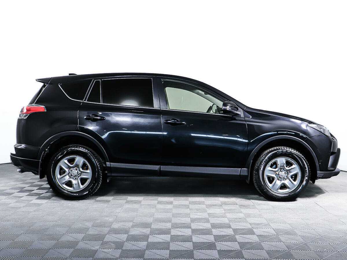 Toyota RAV4 с пробегом — 2016 год. Фото: #3