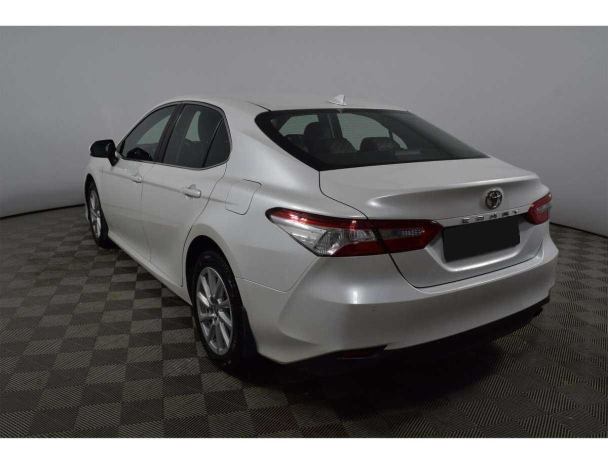 Toyota Camry с пробегом — 2021 год. Фото: #6