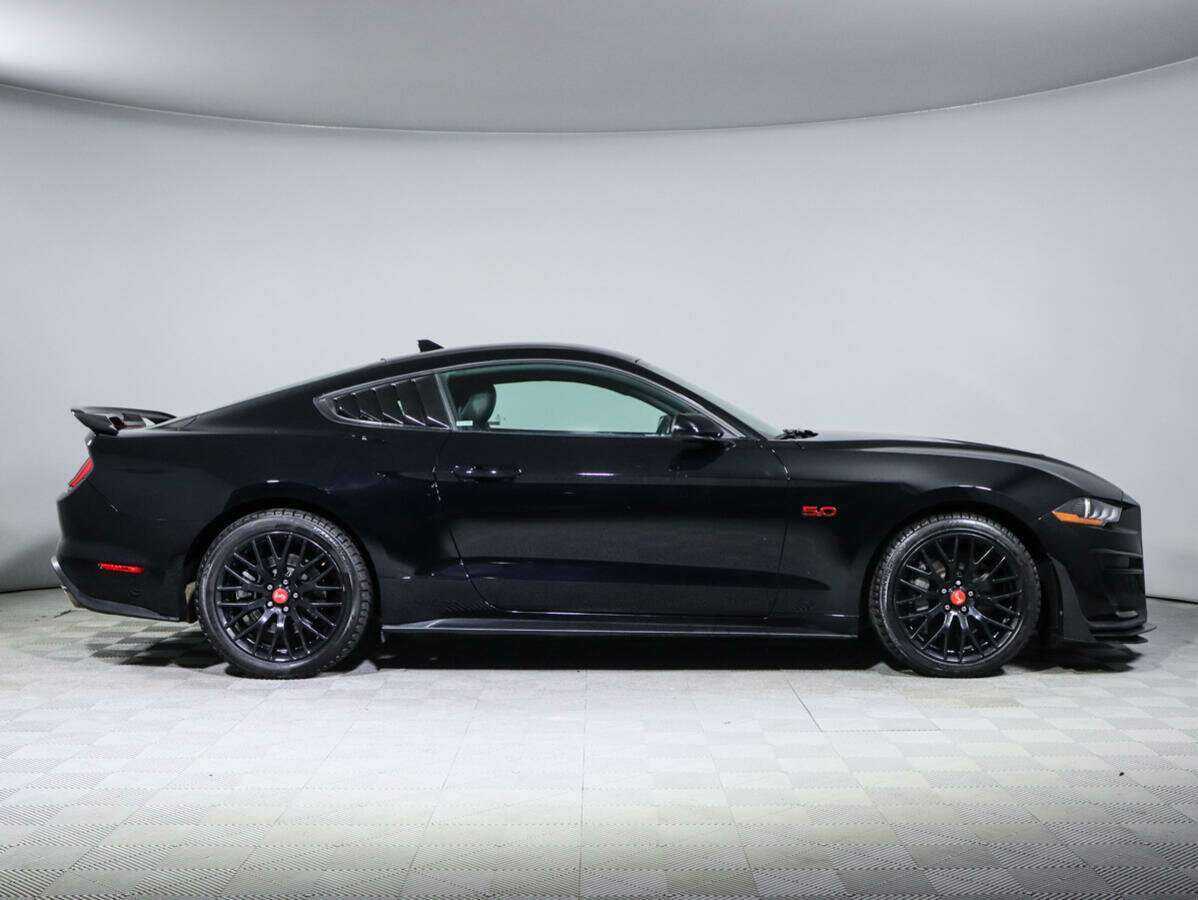 Ford Mustang с пробегом — 2021 год. Фото: #3