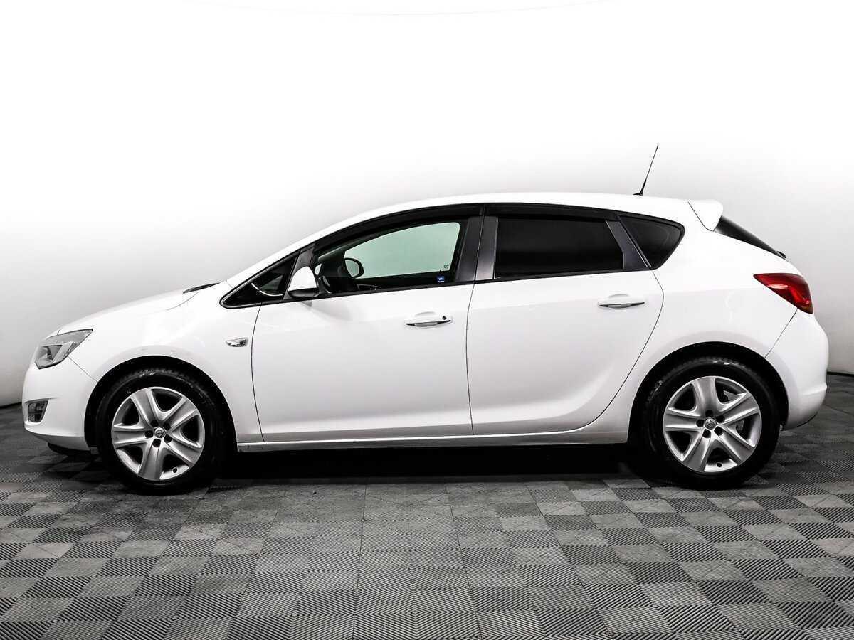Opel Astra с пробегом — 2011 год. Фото: #7