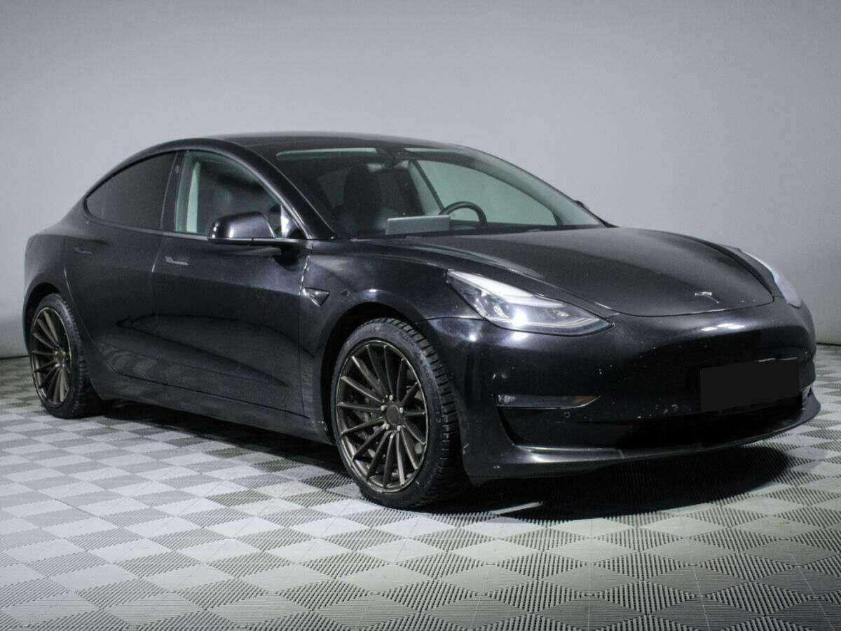 Tesla Model 3 с пробегом — 2019 год. Фото: #2