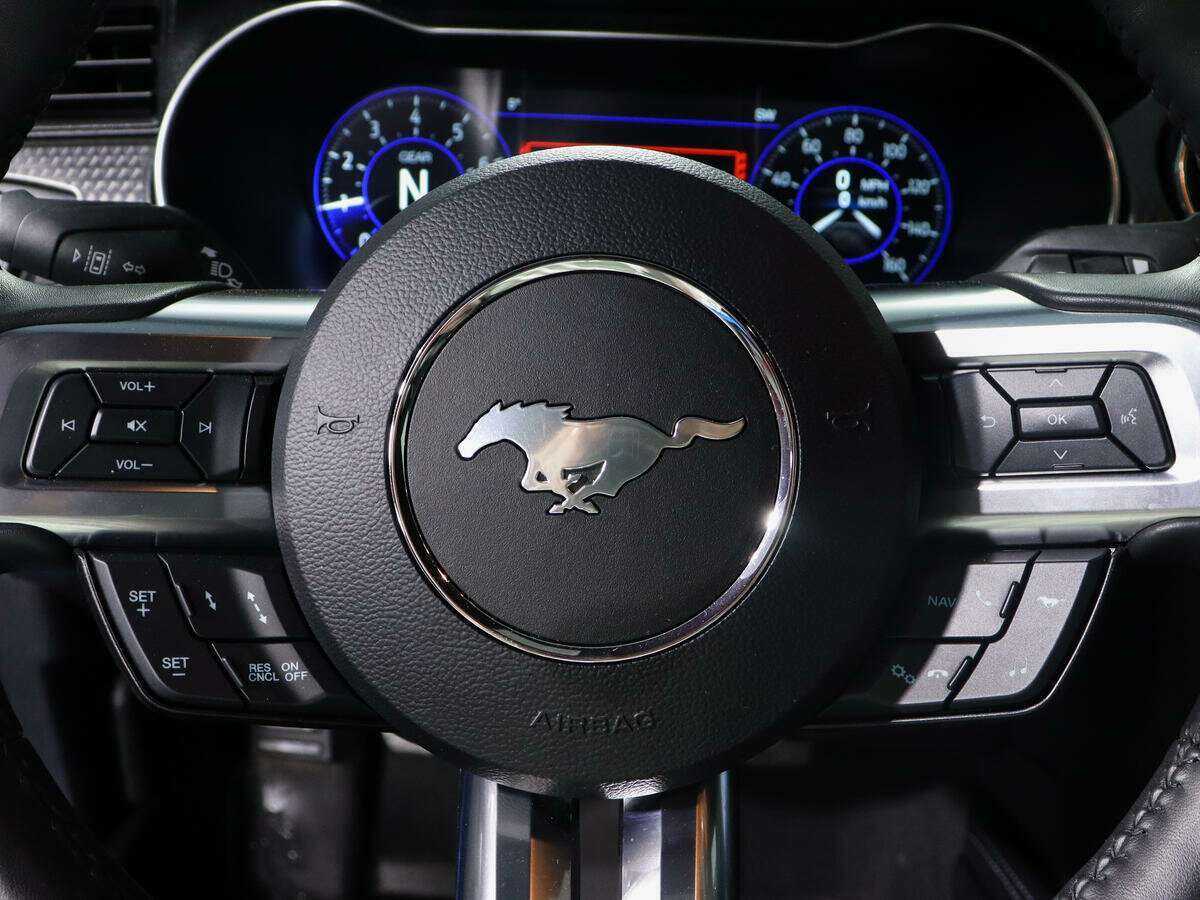 Ford Mustang с пробегом — 2022 год. Фото: #22