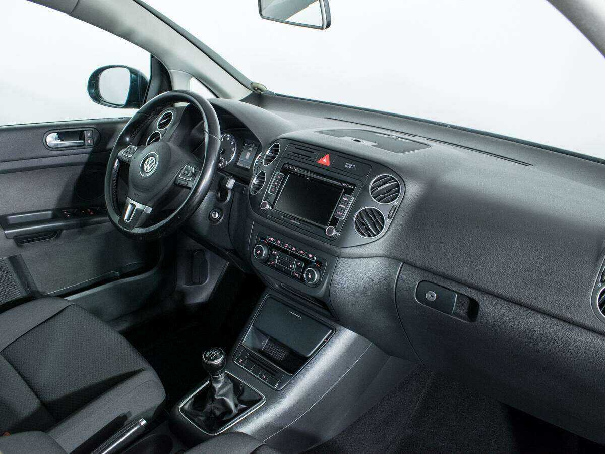 Volkswagen Golf Plus с пробегом — 2011 год. Фото: #8