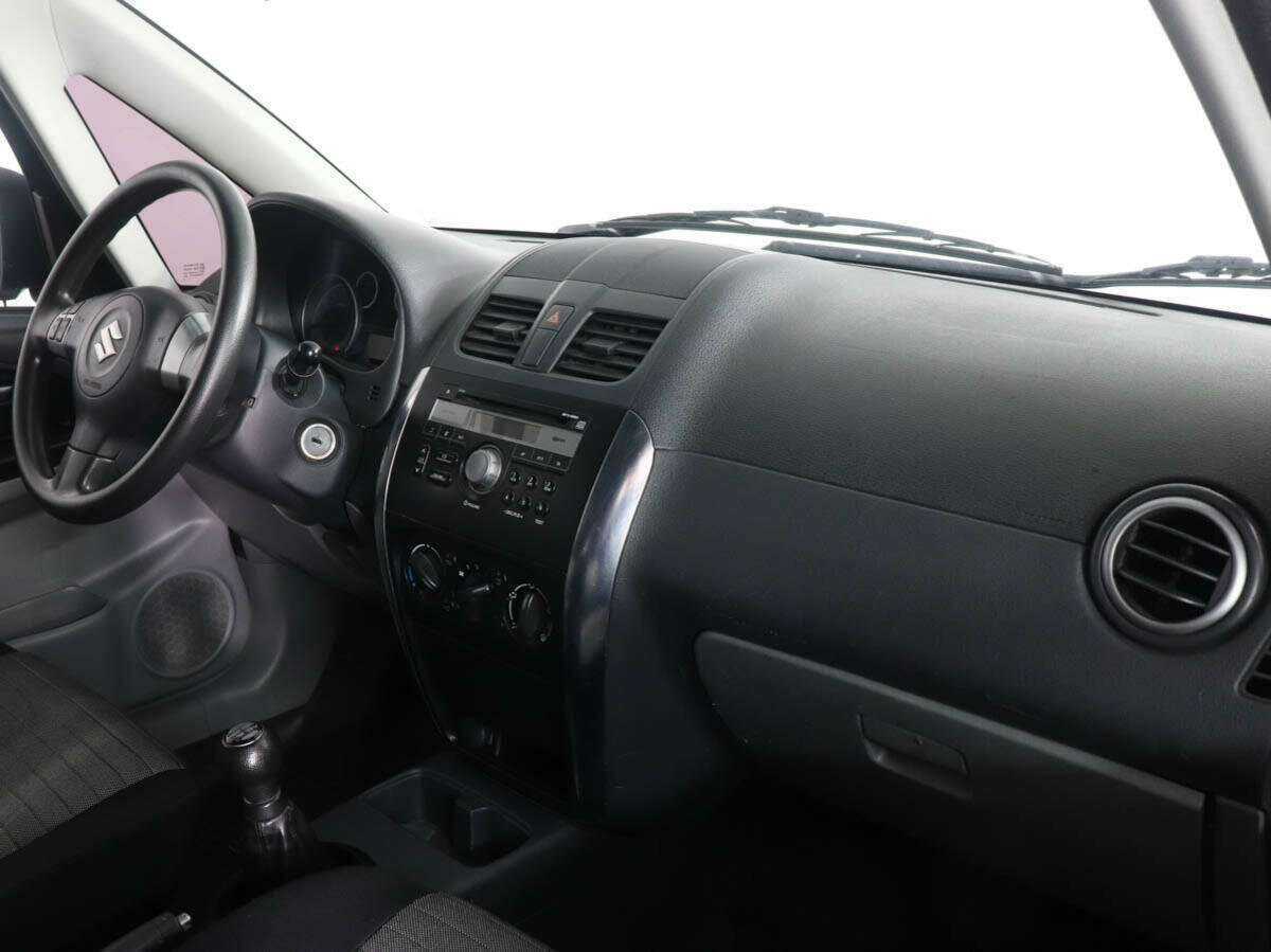 Suzuki SX4 с пробегом — 2010 год. Фото: #5