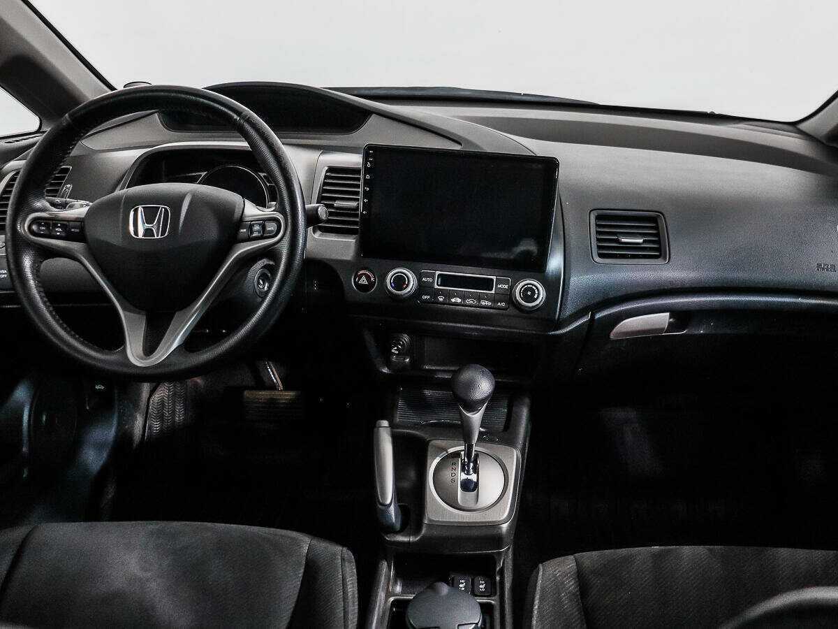 Honda Civic с пробегом — 2010 год. Фото: #11