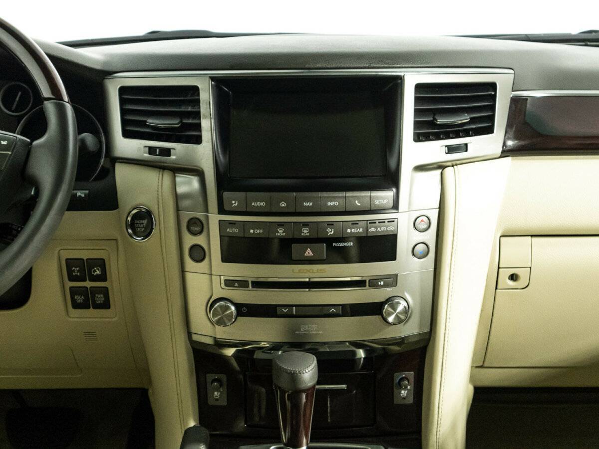 Lexus LX с пробегом — 2013 год. Фото: #13