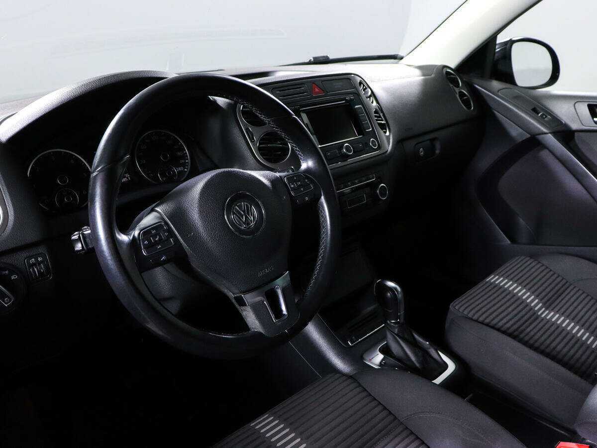 Volkswagen Tiguan с пробегом — 2010 год. Фото: #12