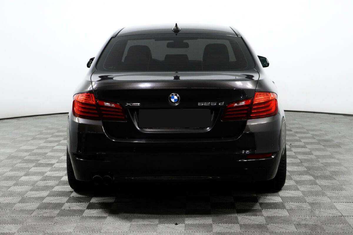 BMW 5 серии с пробегом — 2015 год. Фото: #4