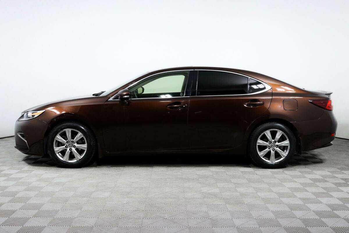 Lexus ES с пробегом — 2016 год. Фото: #7