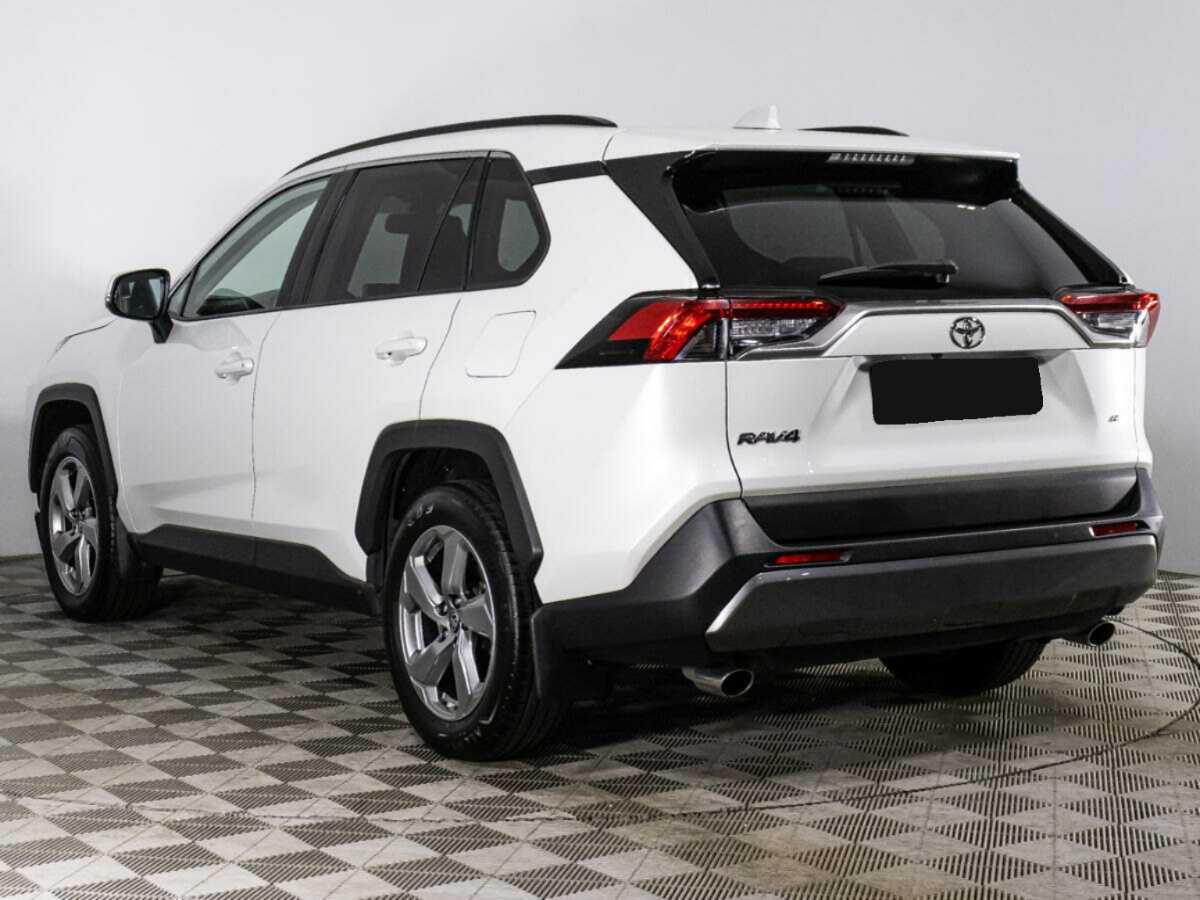 Toyota RAV4 с пробегом — 2022 год. Фото: #6