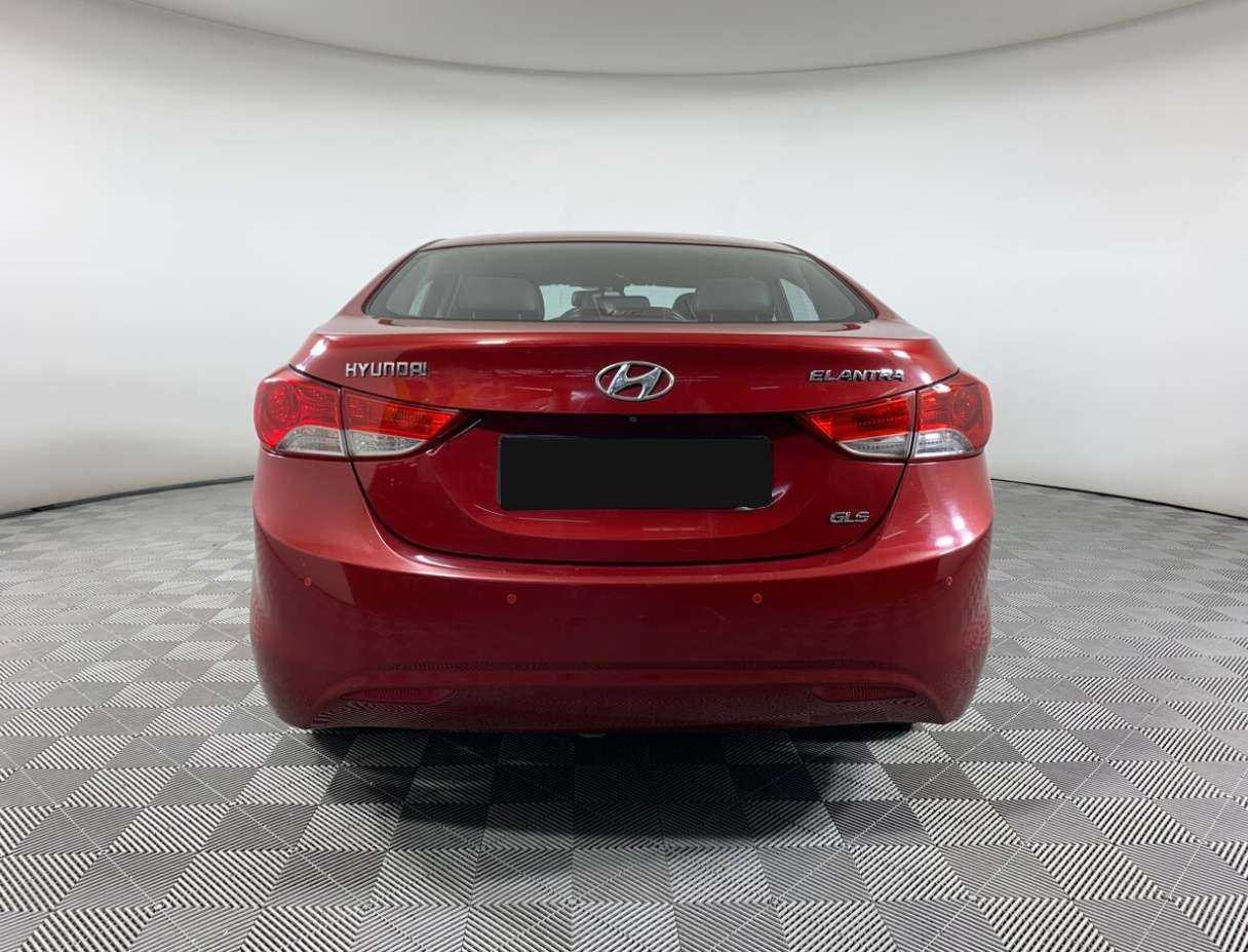 Hyundai Elantra с пробегом — 2011 год. Фото: #4