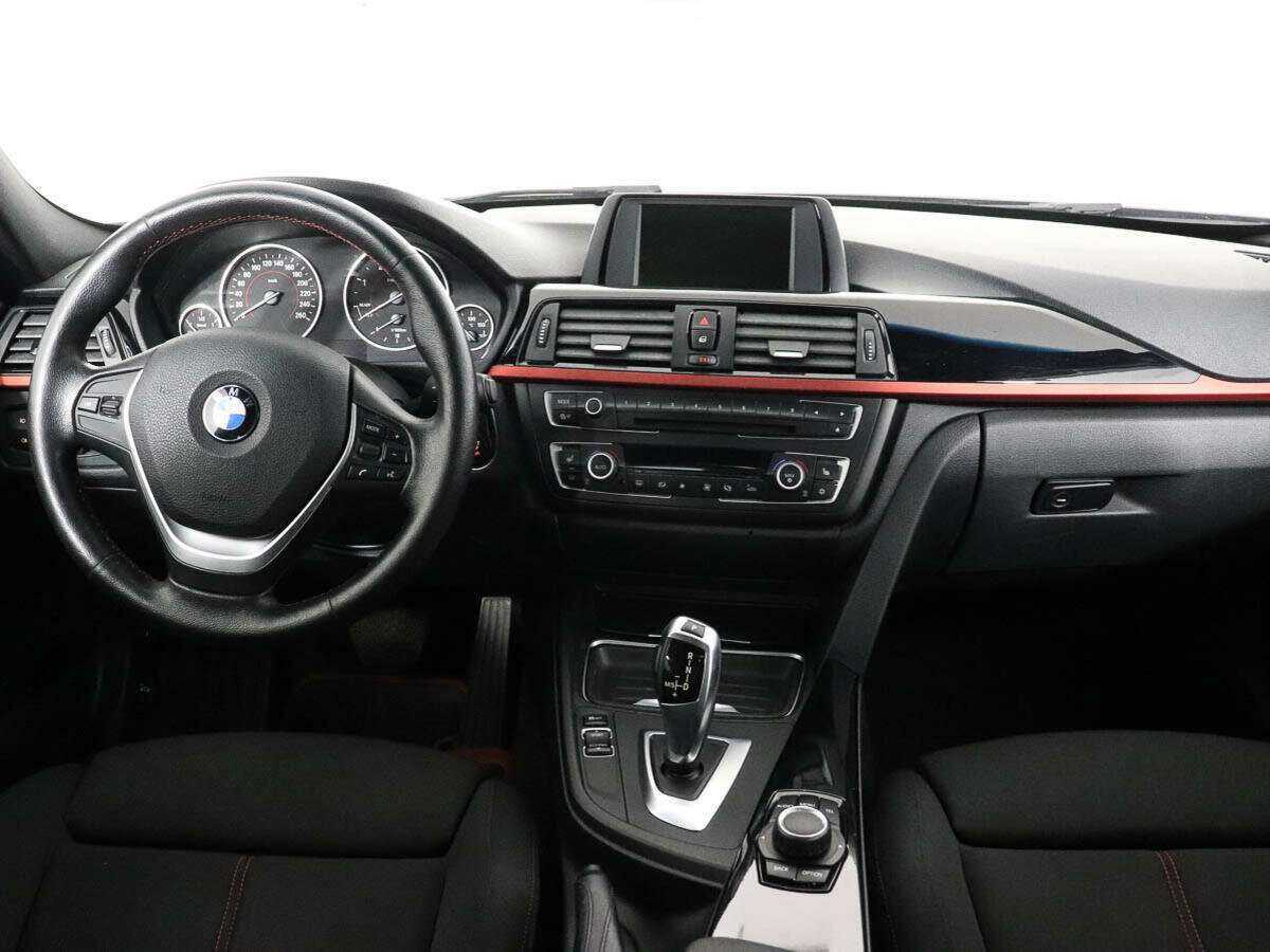 BMW 3 серии с пробегом — 2012 год. Фото: #10