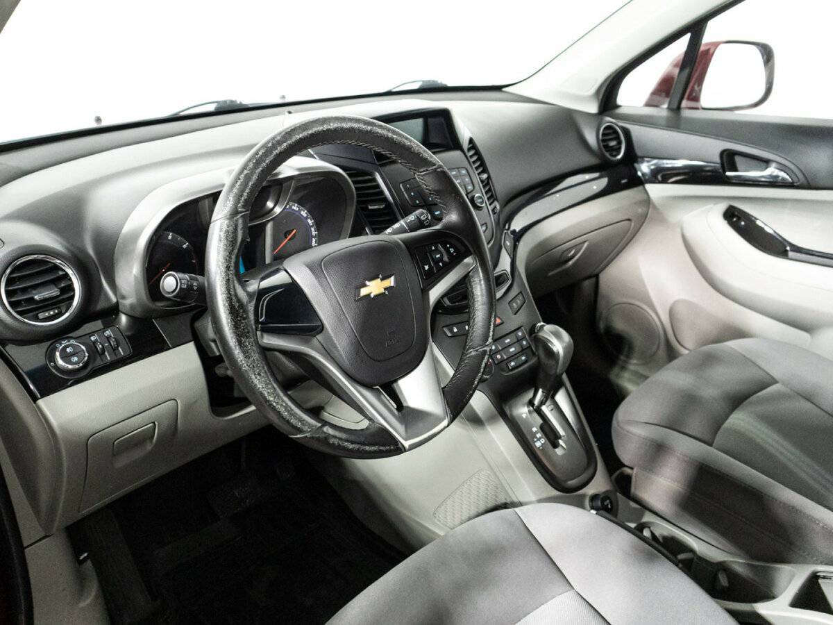 Chevrolet Orlando с пробегом — 2012 год. Фото: #10