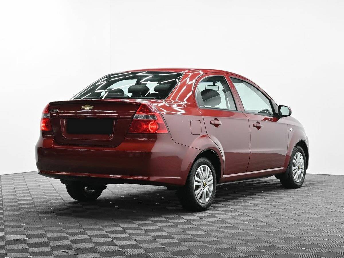 Chevrolet Aveo с пробегом — 2006 год. Фото: #3