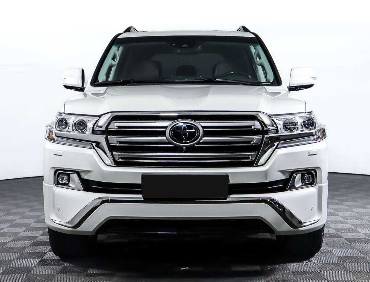 Toyota Land Cruiser с пробегом — 2016 год. Фото: #1