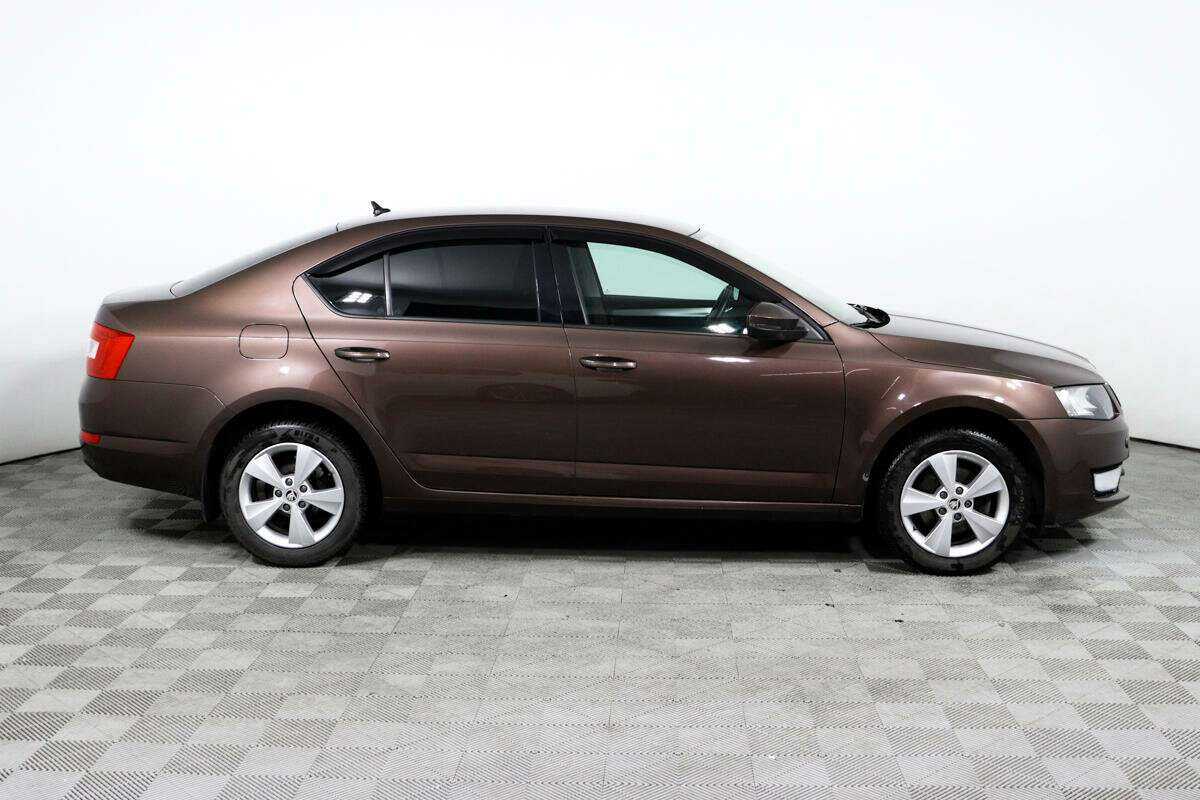 Skoda Octavia с пробегом — 2015 год. Фото: #3