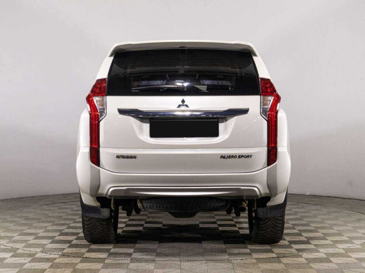 Mitsubishi Pajero Sport с пробегом — 2019 год. Фото: #5