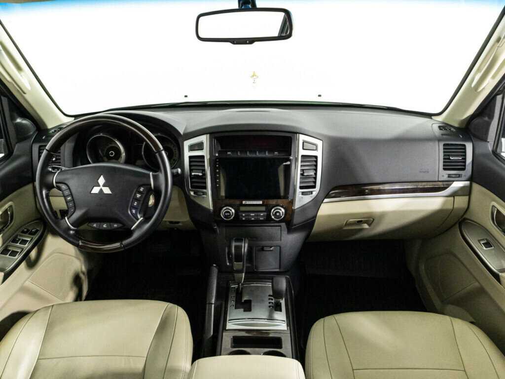 Mitsubishi Pajero с пробегом — 2019 год. Фото: #12