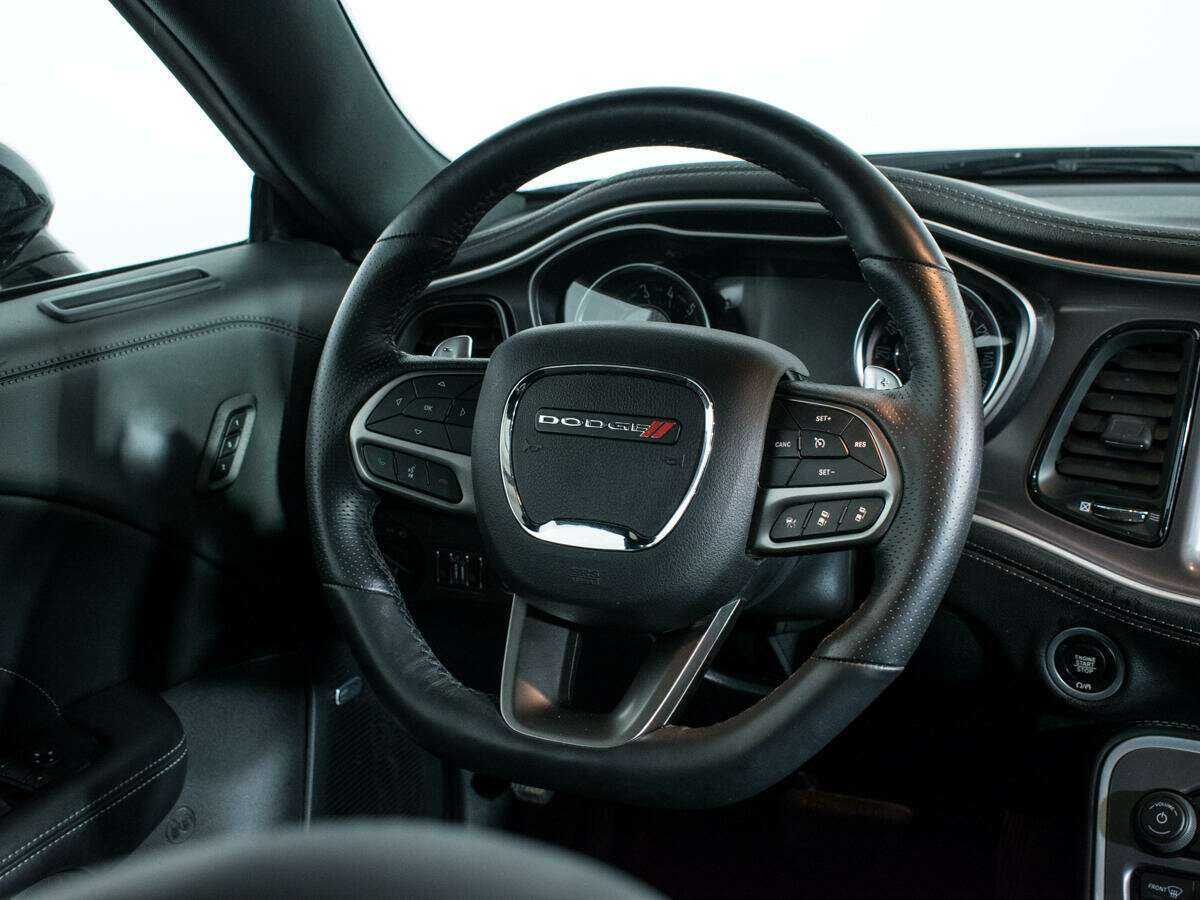 Dodge Challenger с пробегом — 2022 год. Фото: #13