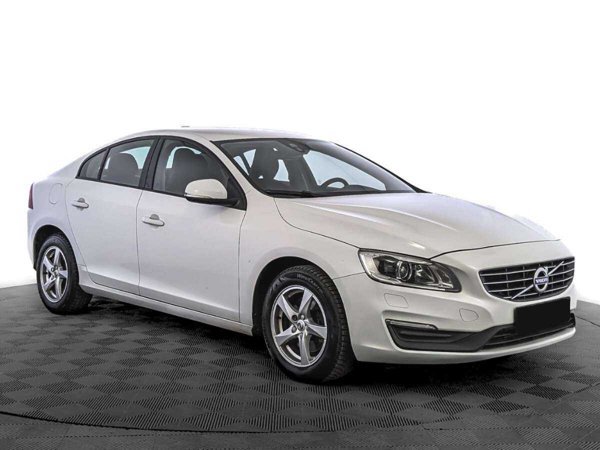 Volvo S60 с пробегом — 2015 год. Фото: #2
