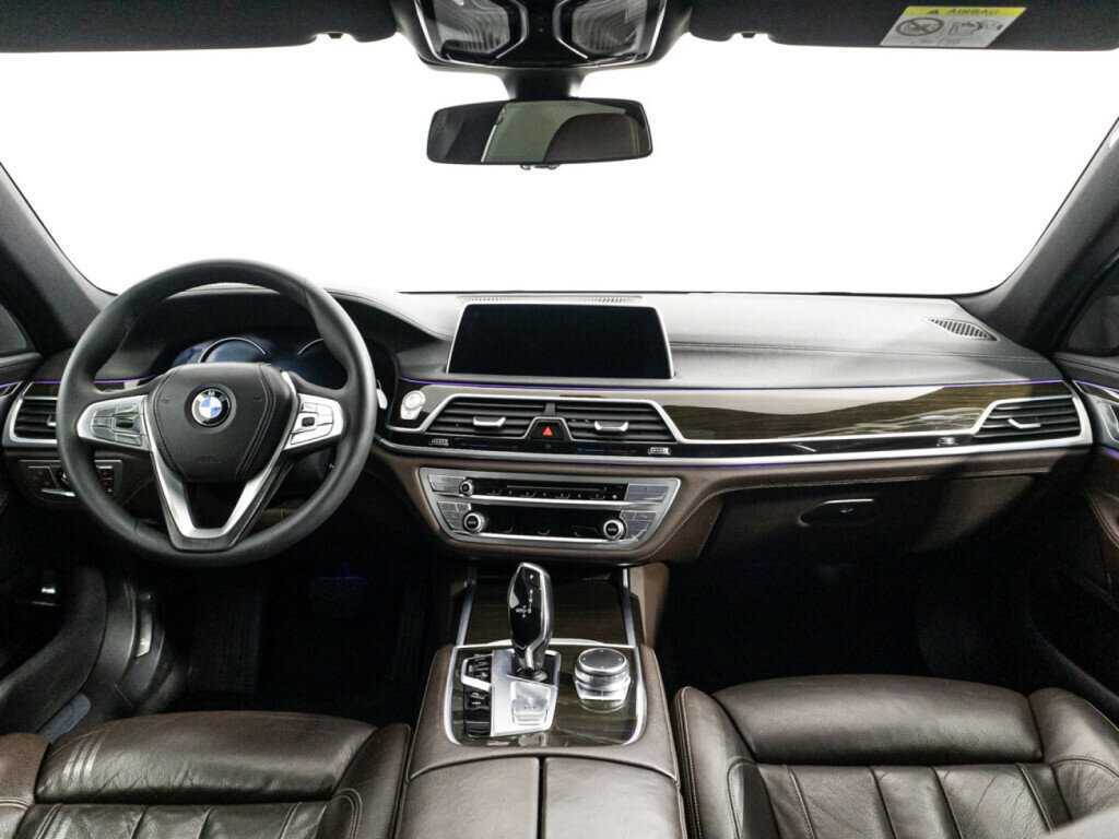 BMW 7 серии с пробегом — 2016 год. Фото: #12