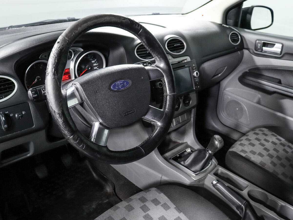 Ford Focus с пробегом — 2008 год. Фото: #10