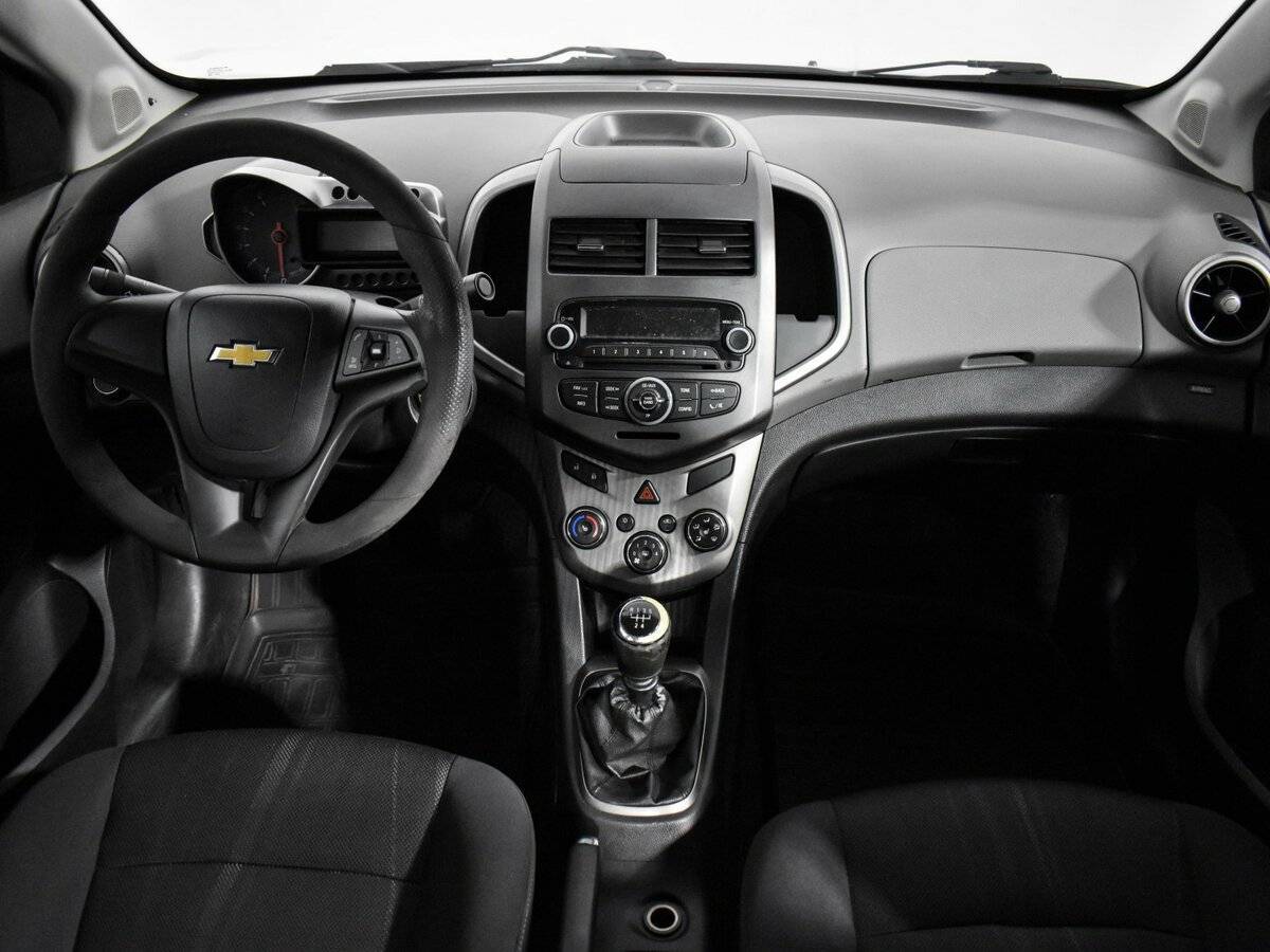Chevrolet Aveo с пробегом — 2012 год. Фото: #11