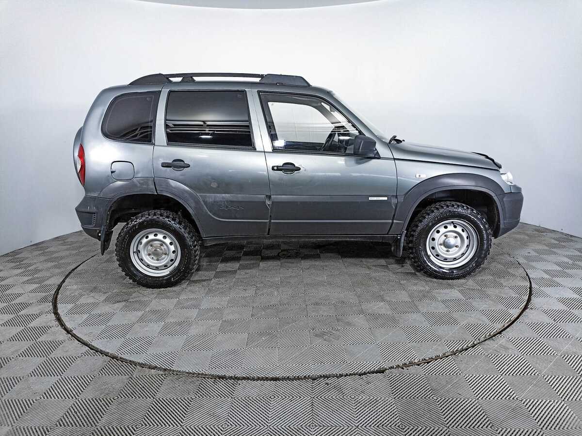 Chevrolet Niva с пробегом — 2012 год. Фото: #3