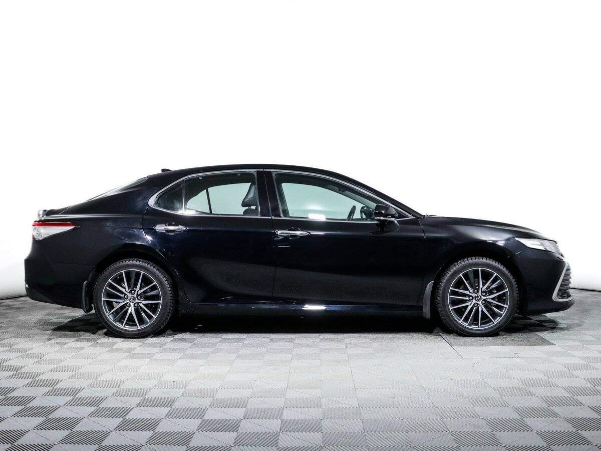 Toyota Camry с пробегом — 2021 год. Фото: #3