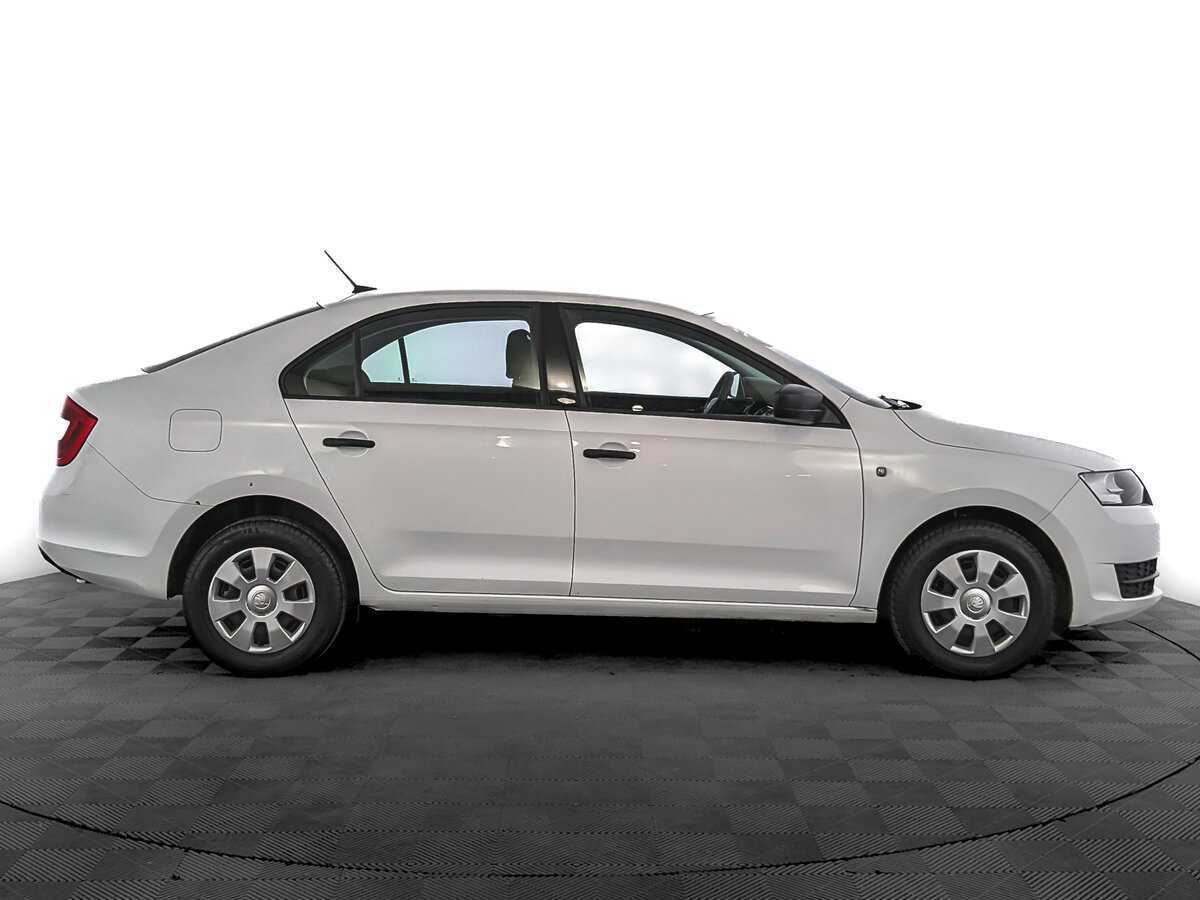 Skoda Rapid с пробегом — 2017 год. Фото: #3