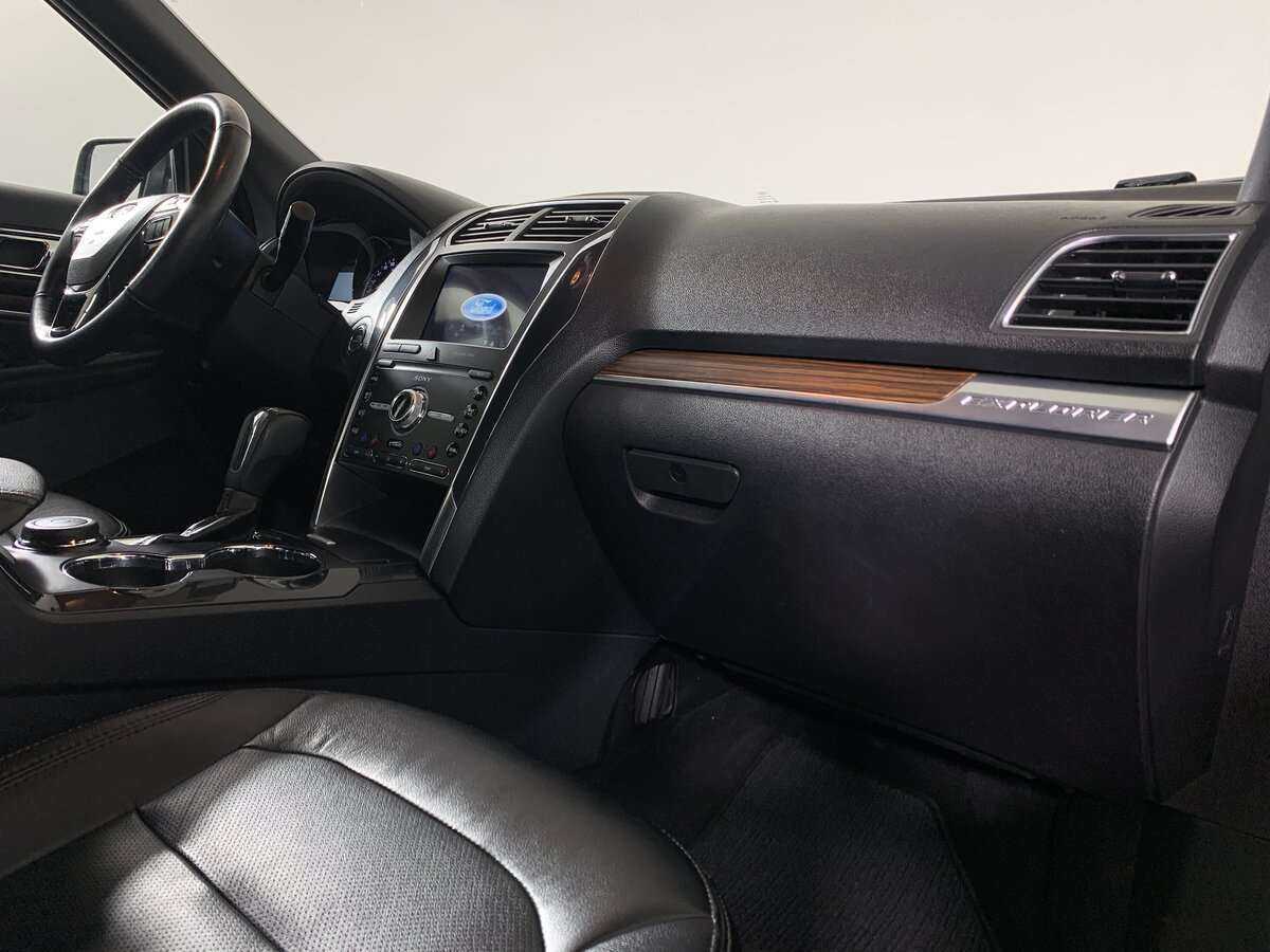 Ford Explorer с пробегом — 2019 год. Фото: #13
