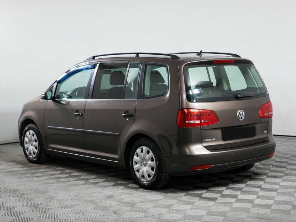 Volkswagen Touran с пробегом — 2011 год. Фото: #5