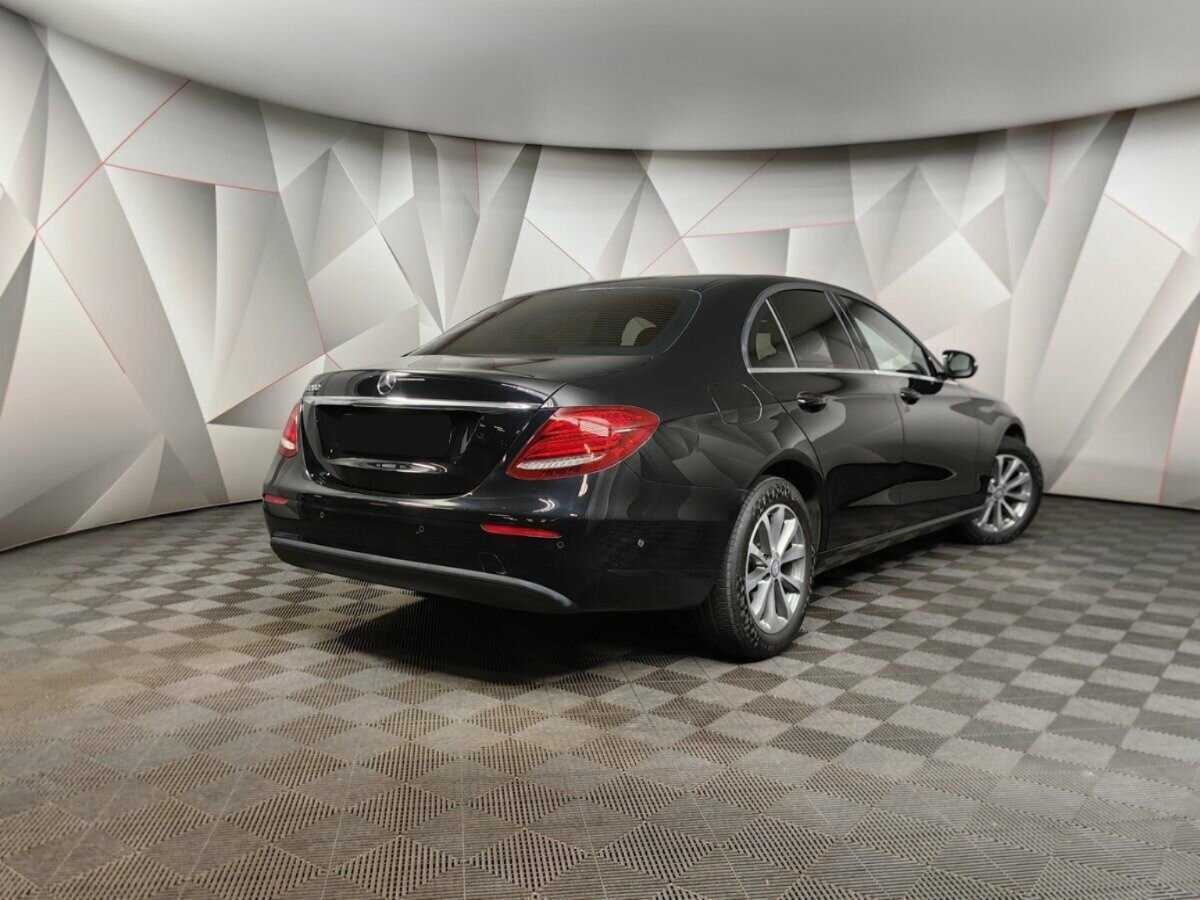 Mercedes-Benz E-Класс с пробегом — 2016 год. Фото: #1