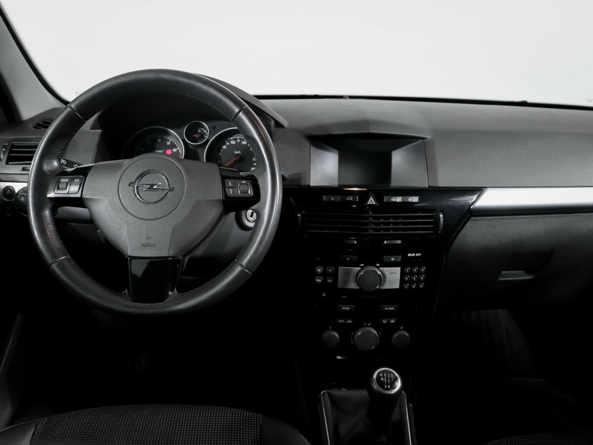 Opel Astra с пробегом — 2011 год. Фото: #8