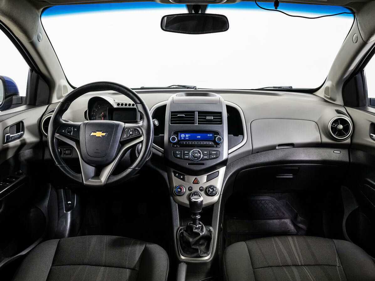 Chevrolet Aveo с пробегом — 2012 год. Фото: #11