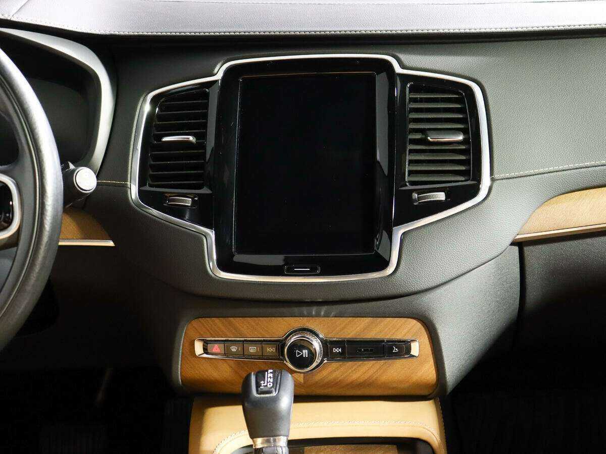 Volvo XC90 с пробегом — 2017 год. Фото: #11