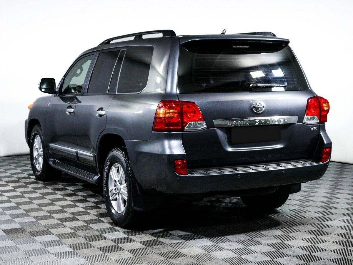 Toyota Land Cruiser с пробегом — 2014 год. Фото: #6