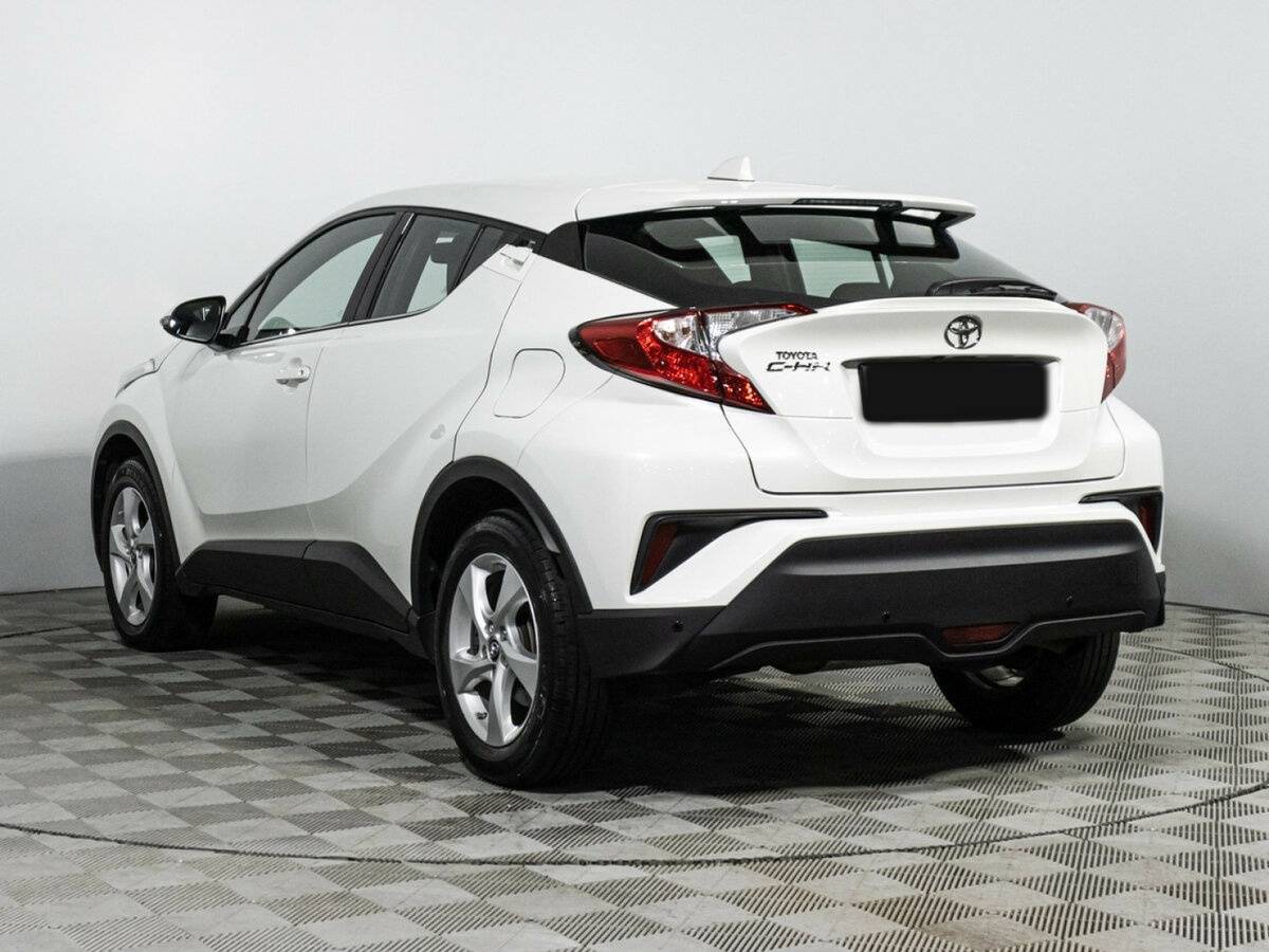 Toyota C-HR с пробегом — 2018 год. Фото: #6