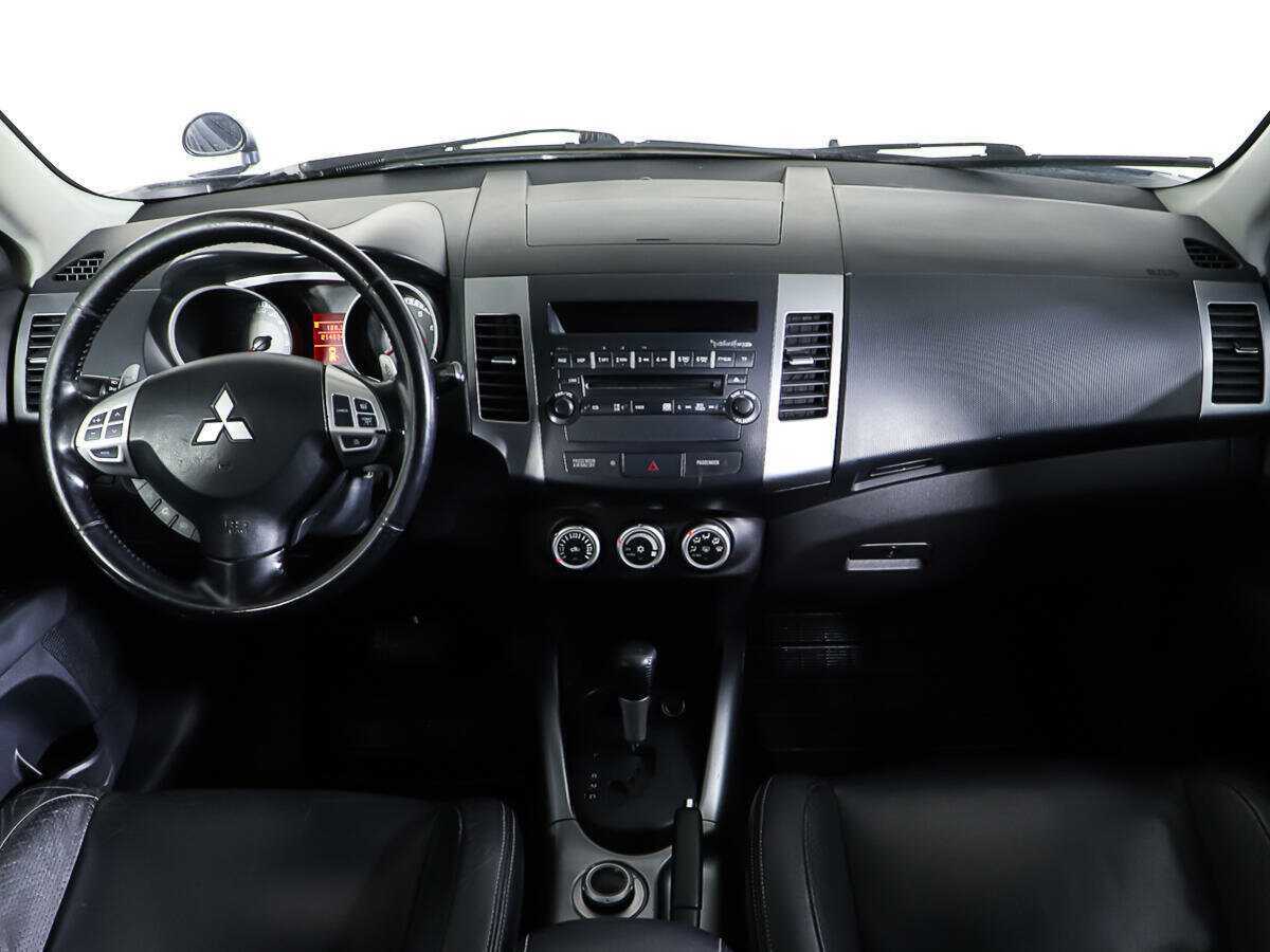 Mitsubishi Outlander с пробегом — 2007 год. Фото: #11