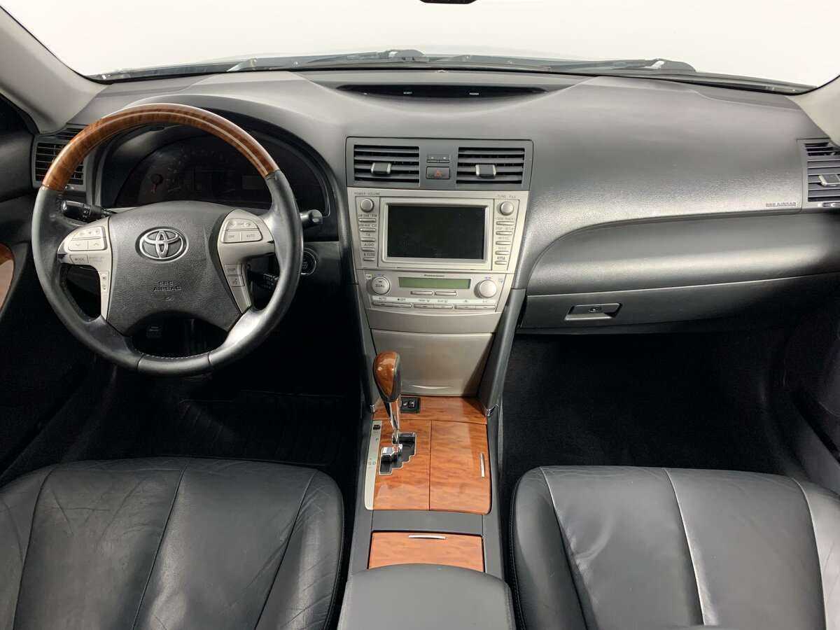 Toyota Camry с пробегом — 2011 год. Фото: #10