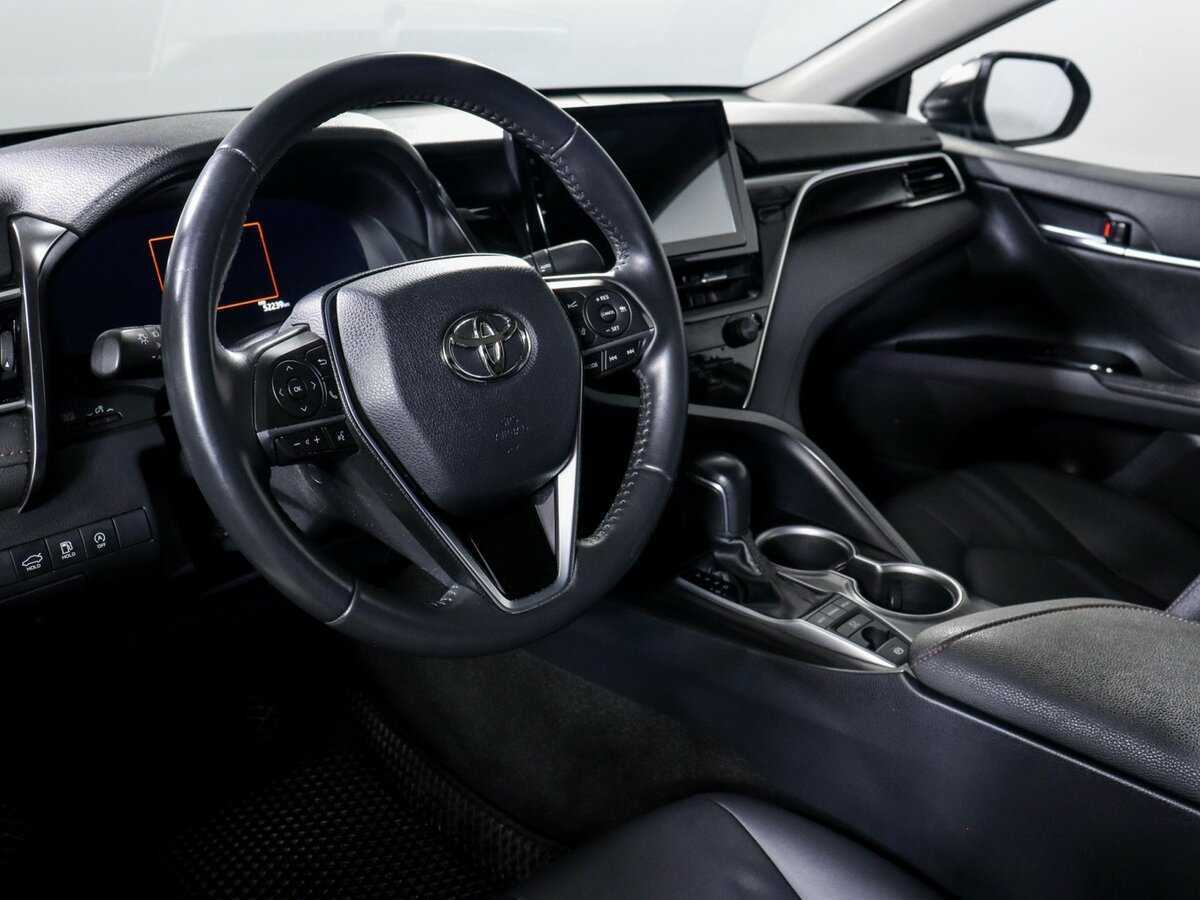 Toyota Camry с пробегом — 2023 год. Фото: #13