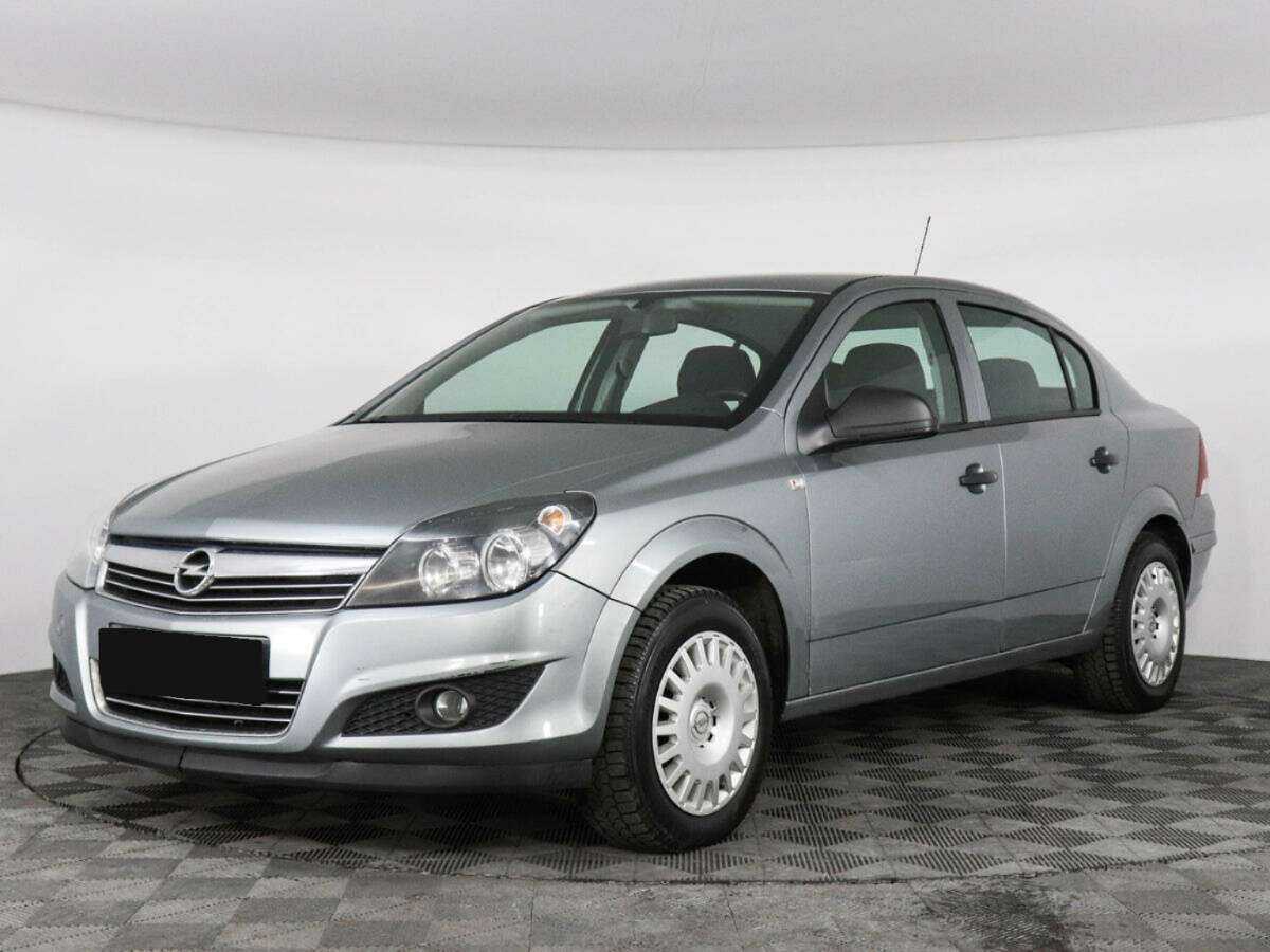 Opel Astra с пробегом — 2011 год. Посмотреть фото