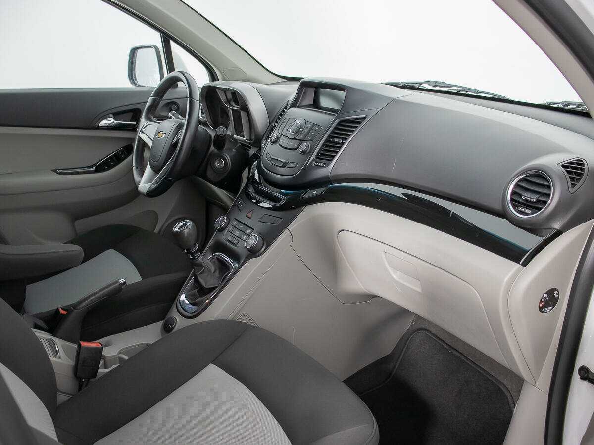 Chevrolet Orlando с пробегом — 2014 год. Фото: #8