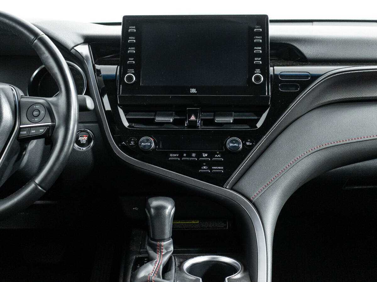 Toyota Camry с пробегом — 2022 год. Фото: #12